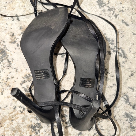 Steve Madden Black Strappy Heels 6inches - Picture 7 of 8